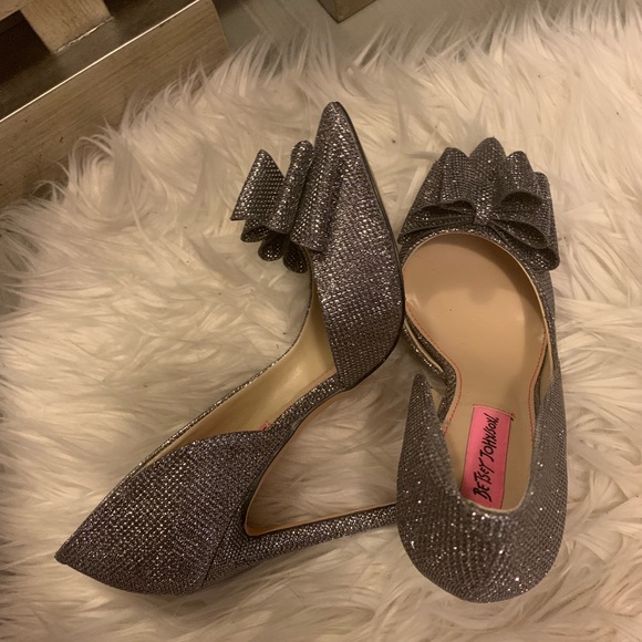 SOLD. Betsey Johnson Pumps - Picture 5 of 8